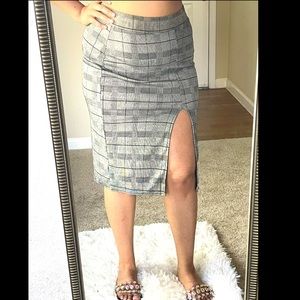 Black/White/Gray Skirt. Size Large
